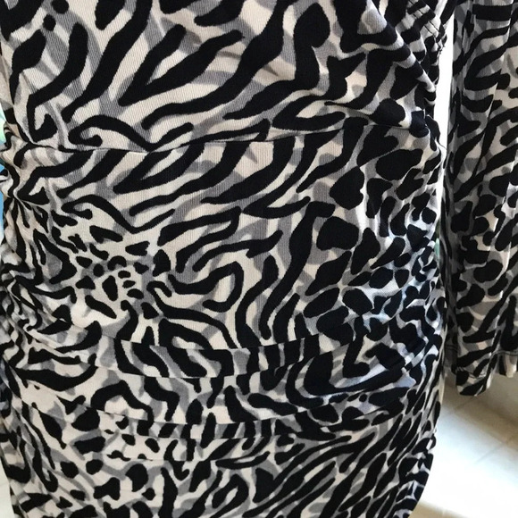 Chico’s black, gray, cream animal print V-neck top - Picture 3 of 7